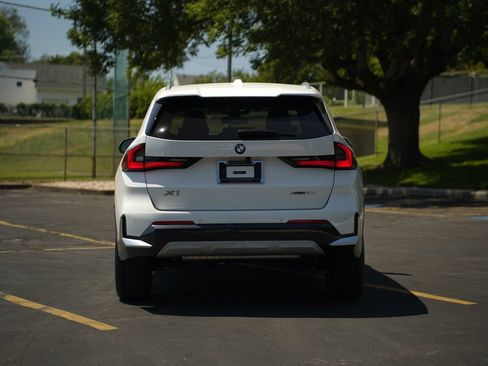 New 2026 BMW X1 xDrive28i w/ Convenience Package AWD/4WD image 4