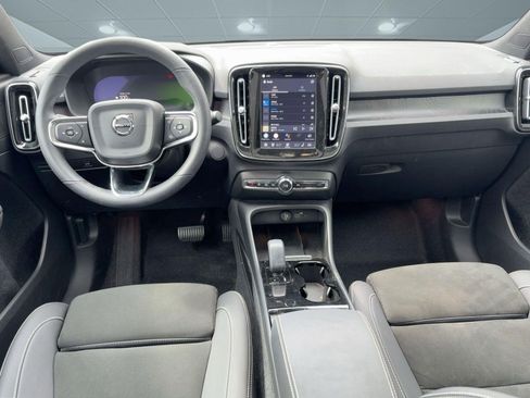 Certified 2023 Volvo C40 P8 Recharge Ultimate image 14