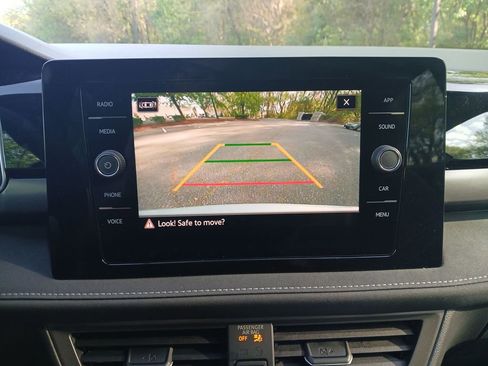 New 2026 Volkswagen Taos SE FWD image 19