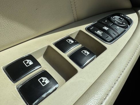 Used 2014 Hyundai Equus Signature RWD image 16