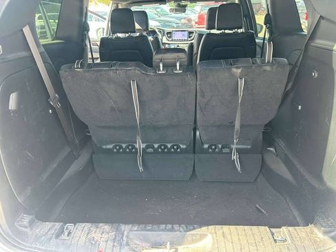Used 2026 Chrysler Pacifica Select FWD image 18