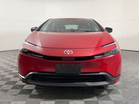 Used 2025 Toyota Prius LE image 6