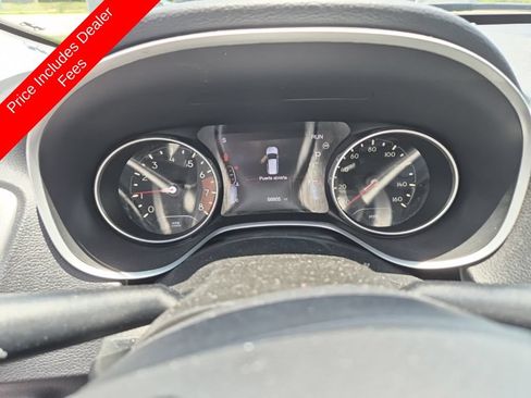 Used 2020 Jeep Compass Latitude w/ Popular Equipment Group FWD image 5