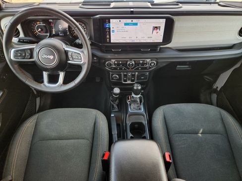Used 2024 Jeep Wrangler Unlimited Sahara AWD/4WD image 24