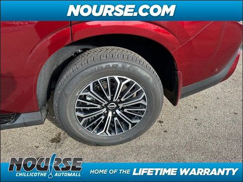 New 2025 Nissan Armada SL w/ Captain's Chari Seat Package image 9