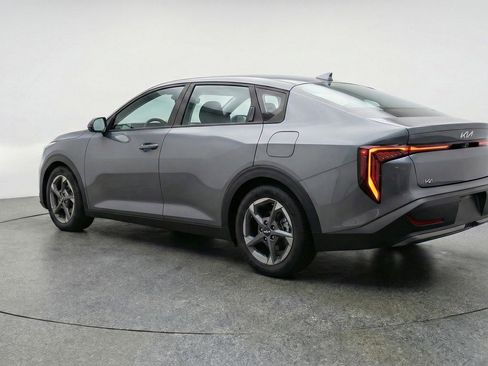 Used 2025 Kia K4 LXS FWD image 6
