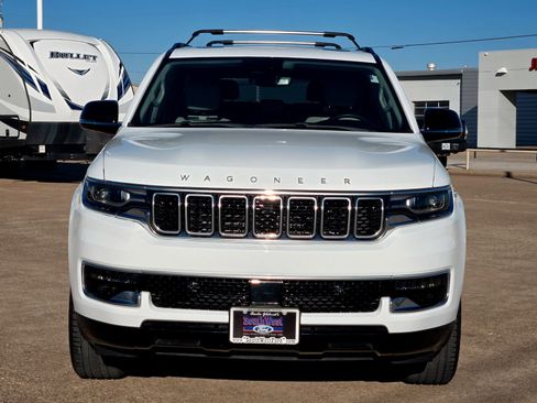 Used 2023 Jeep Wagoneer 2WD w/ Premium Group I image 8