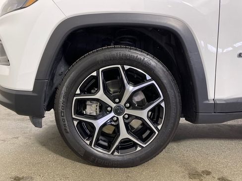 Used 2025 Jeep Compass Limited image 11