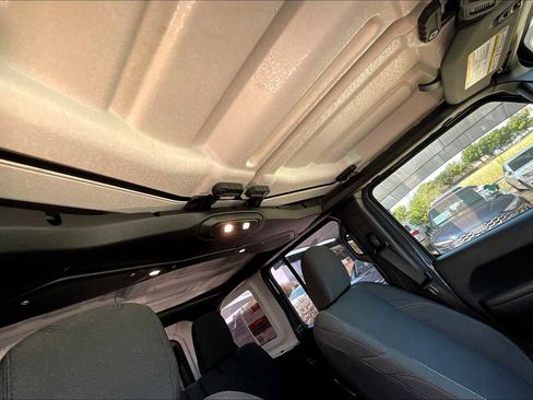 Used 2024 Jeep Wrangler Sport image 21