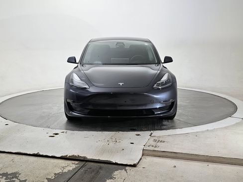 Used 2022 Tesla Model 3 Performance image 4