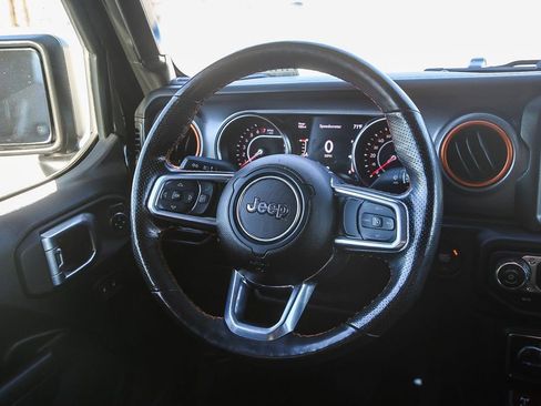 Certified 2022 Jeep Gladiator Mojave w/ Cold Weather Group image 17