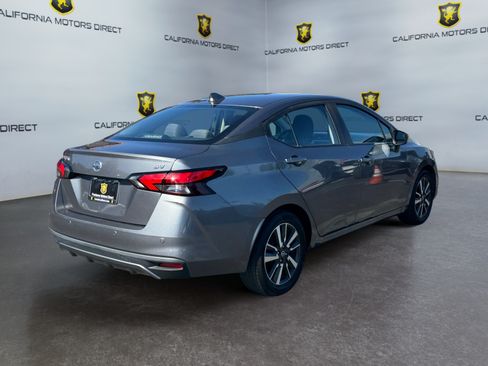 Used 2021 Nissan Versa SV FWD image 5
