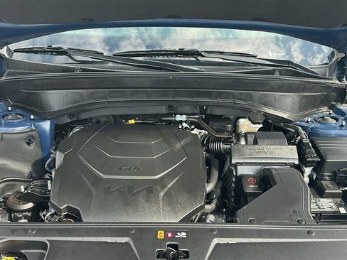 Used 2025 Kia Telluride S image 3