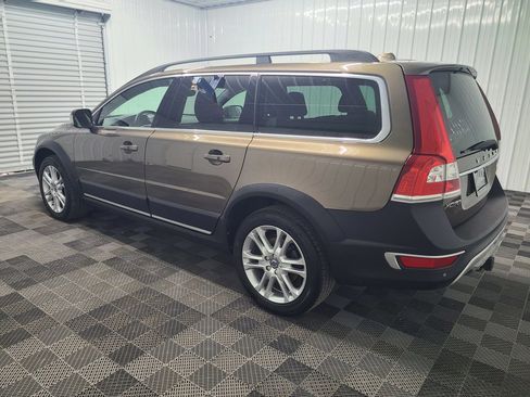 Used 2016 Volvo XC70 T5 Premier w/ Proximity Package AWD/4WD image 9