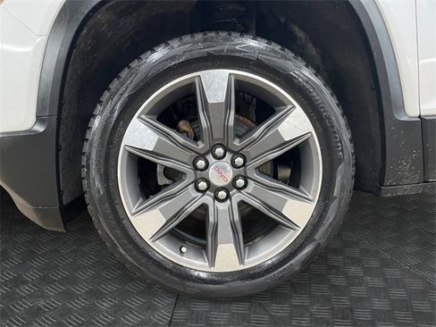 Used 2019 GMC Acadia SLT image 14