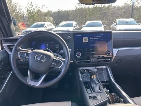 Used 2024 Lexus GX 550 image 8