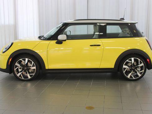 New 2026 MINI Cooper S FWD image 2