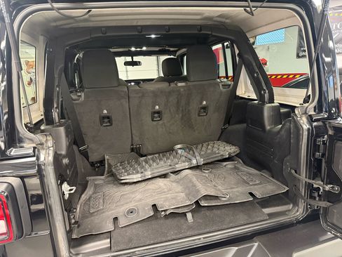 Used 2022 Jeep Wrangler Unlimited Sport image 9