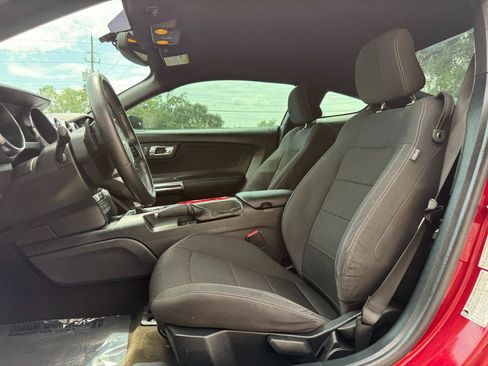 Used 2017 Ford Mustang Coupe RWD image 22