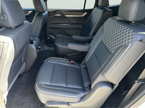 New 2026 GMC Acadia Denali w/ Super Cruise Package FWD image 18