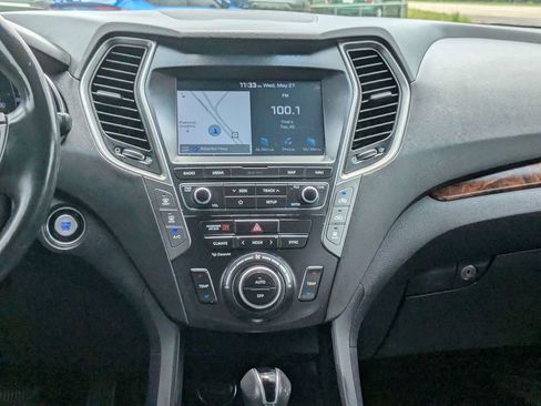 Used 2019 Hyundai Santa Fe XL FWD image 19