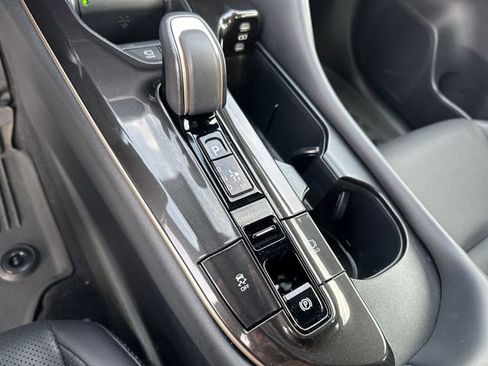 Used 2025 Toyota Crown Platinum image 19