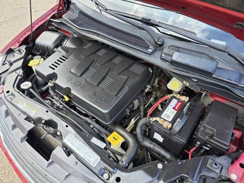 Used 2010 Chrysler Town & Country Touring Plus w/ Safetytec Group FWD image 37
