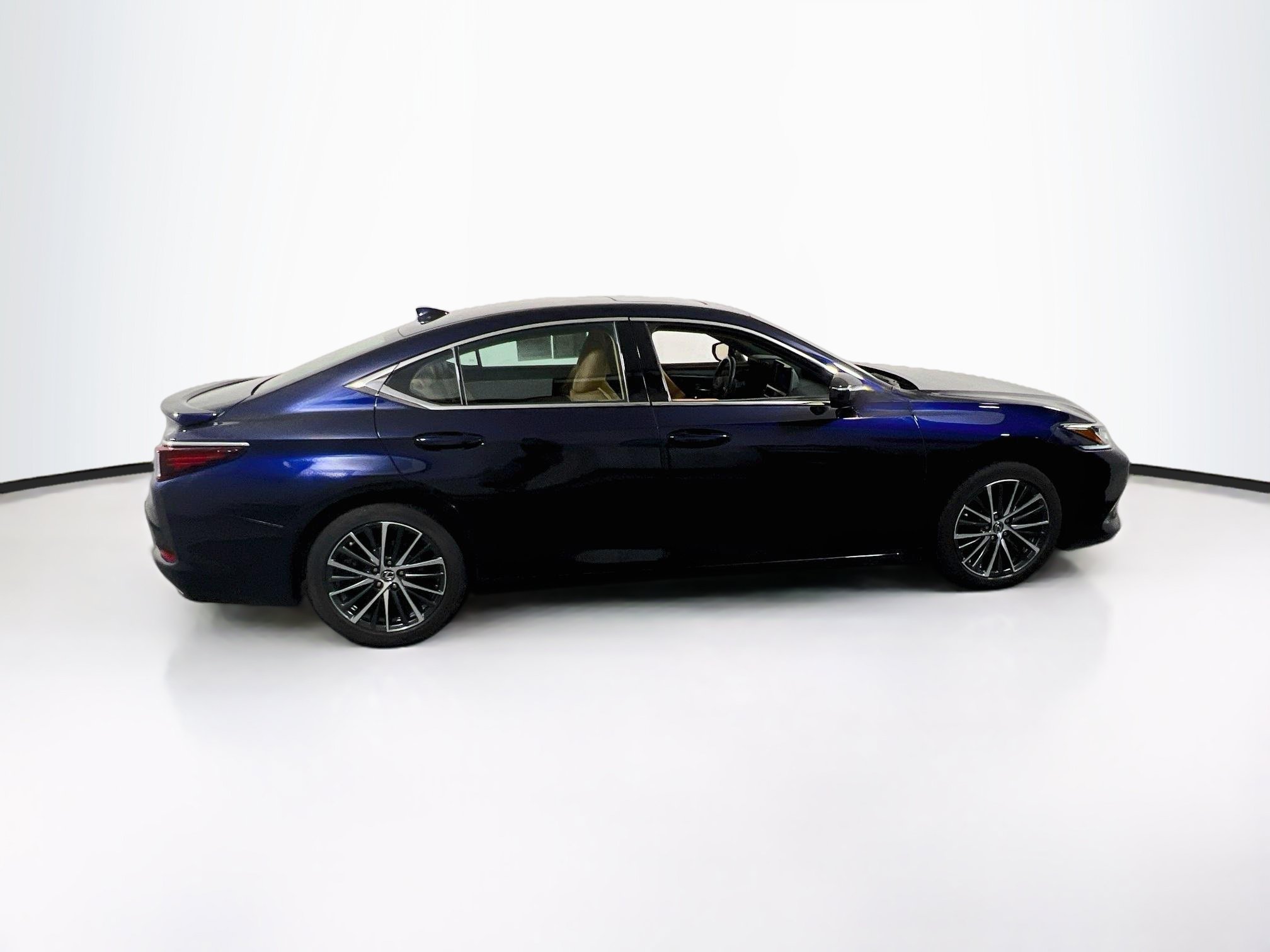 Used 2024 Lexus ES 350 w/ Premium Package FWD image 4