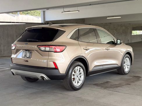 Used 2020 Ford Escape SE FWD image 5