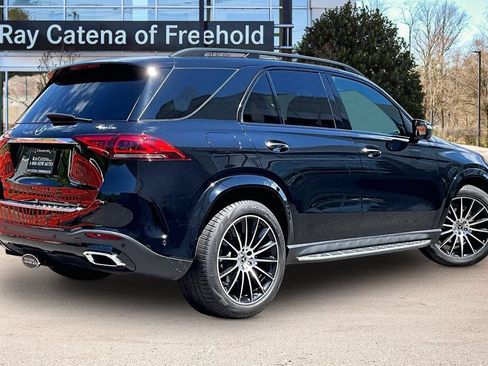 Certified 2022 Mercedes-Benz GLE 350 4MATIC w/ AMG Line Exterior image 2