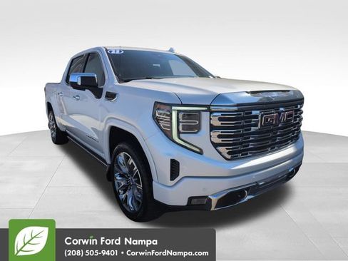 Used 2023 GMC Sierra 1500 Denali w/ Denali Reserve Package AWD/4WD image 1