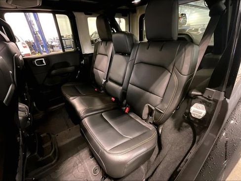 Used 2025 Jeep Wrangler Sahara image 26