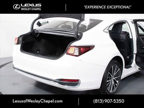 Certified 2023 Lexus ES 250 w/ Premium Package AWD/4WD image 14