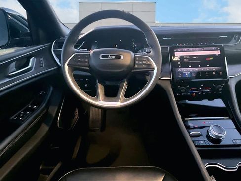 Used 2024 Jeep Grand Cherokee Limited 4xe image 15