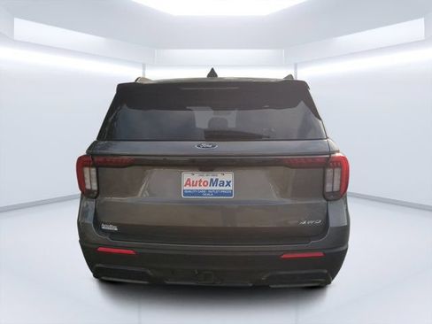 Used 2025 Ford Explorer ST-Line w/ ST-Line Street Pack AWD/4WD image 4