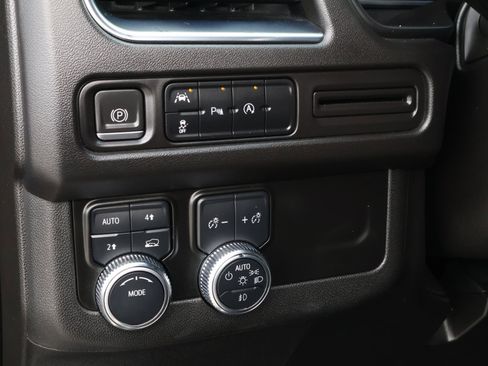 Used 2023 GMC Yukon XL SLT image 26