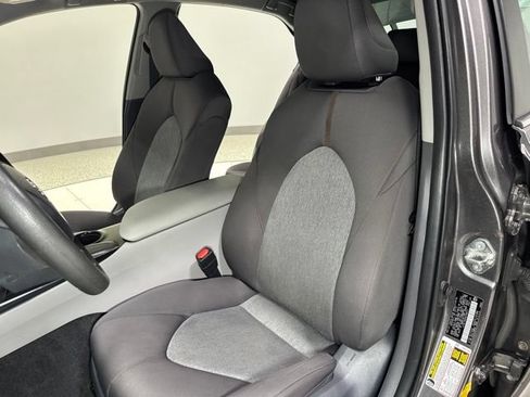 Used 2019 Toyota Camry LE FWD image 14
