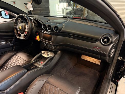 Used 2012 Ferrari FF AWD/4WD image 21