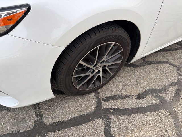 Used 2016 Lexus ES 350 FWD image 3