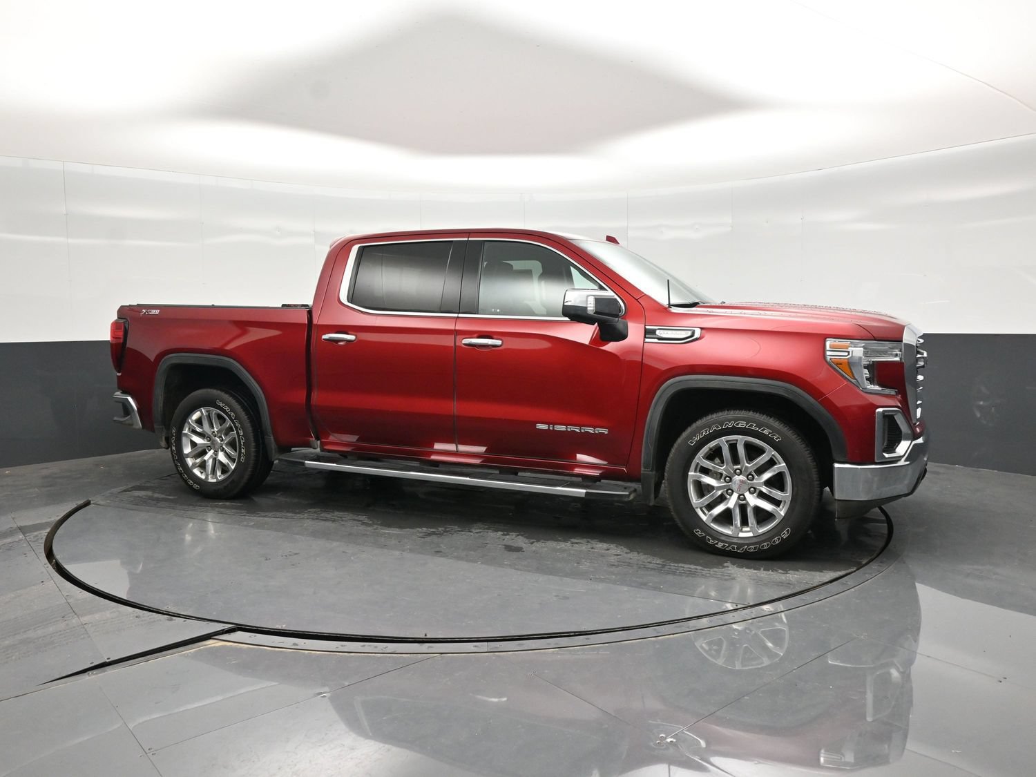 Used 2021 GMC Sierra 1500 SLT AWD/4WD image 11
