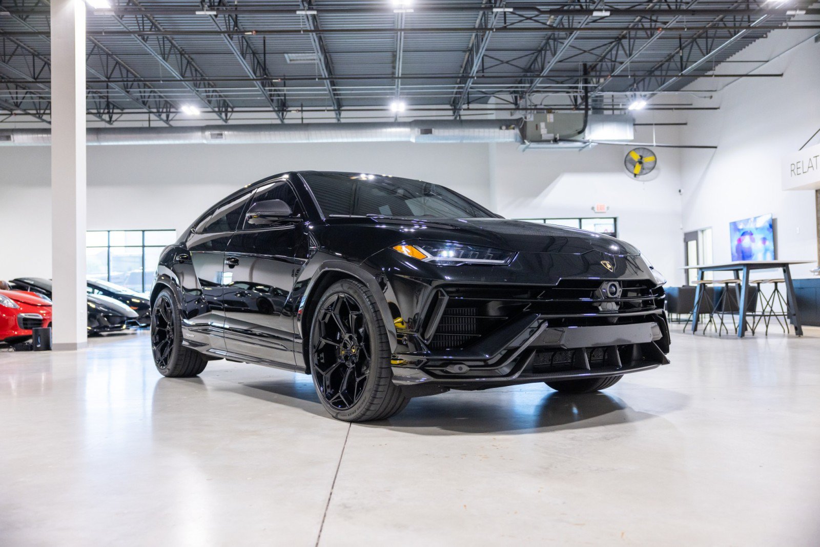Used 2024 Lamborghini Urus Performante AWD/4WD image 3