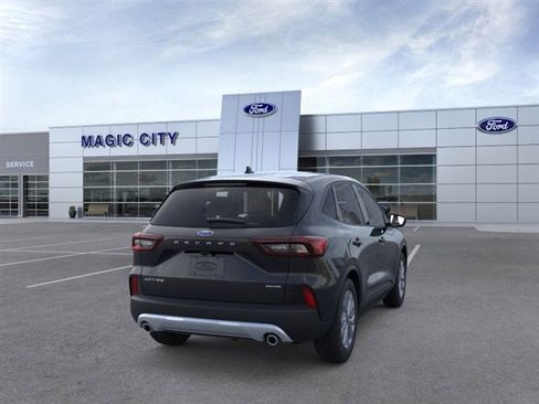 Used 2025 Ford Escape Active w/ Cold Weather Package image 8