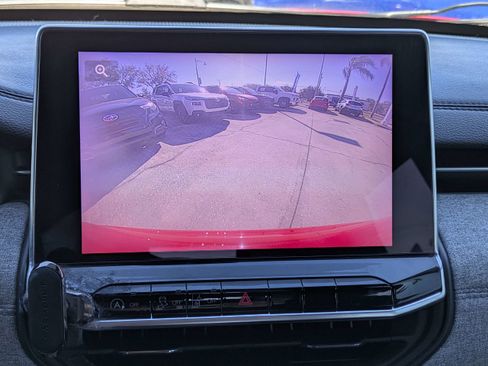 Used 2023 Jeep Compass Latitude image 20