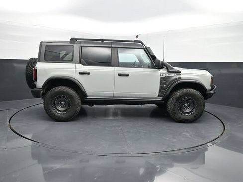 Used 2024 Ford Bronco Everglades AWD/4WD image 11
