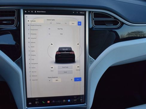 Used 2016 Tesla Model X 75D image 38