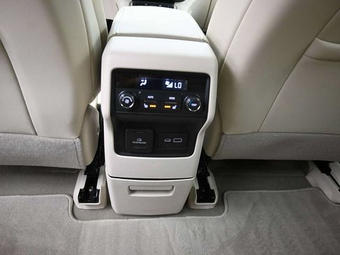 Used 2023 GMC Acadia Denali w/ Denali Technology Package AWD/4WD image 14