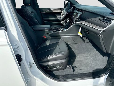 New 2026 Jeep Grand Cherokee Limited w/ Limited Altitude Package image 31