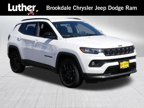 Used 2026 Jeep Compass Latitude AWD/4WD image 1