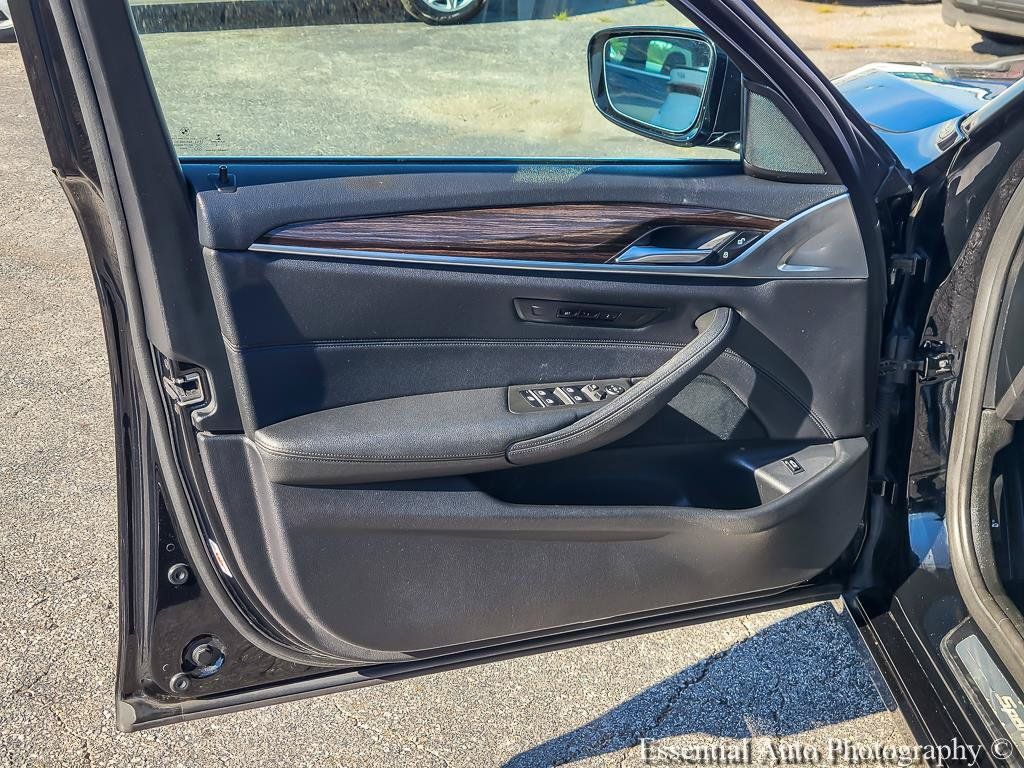 Used 2019 BMW 530i xDrive AWD/4WD image 26