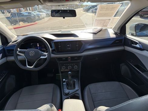 Used 2022 Volkswagen Taos SE image 17